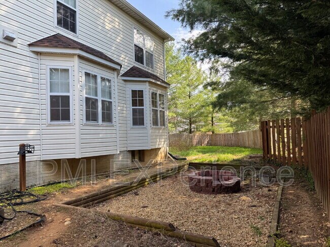 Building Photo - 9203 Sandy Creek Rd