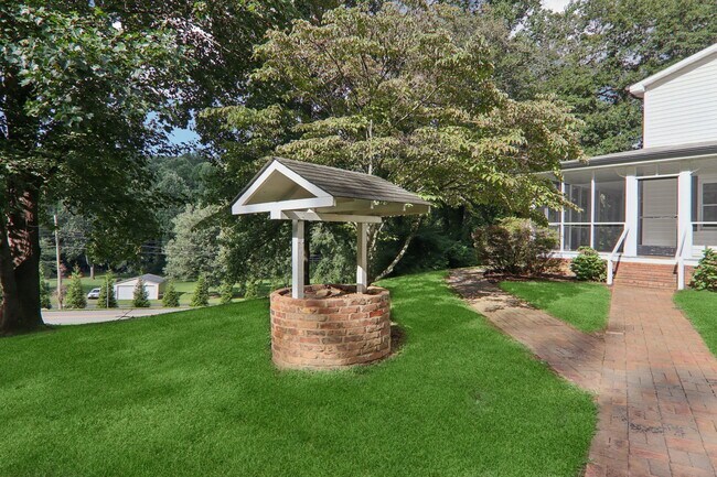 Building Photo - 5 Timothy Ln