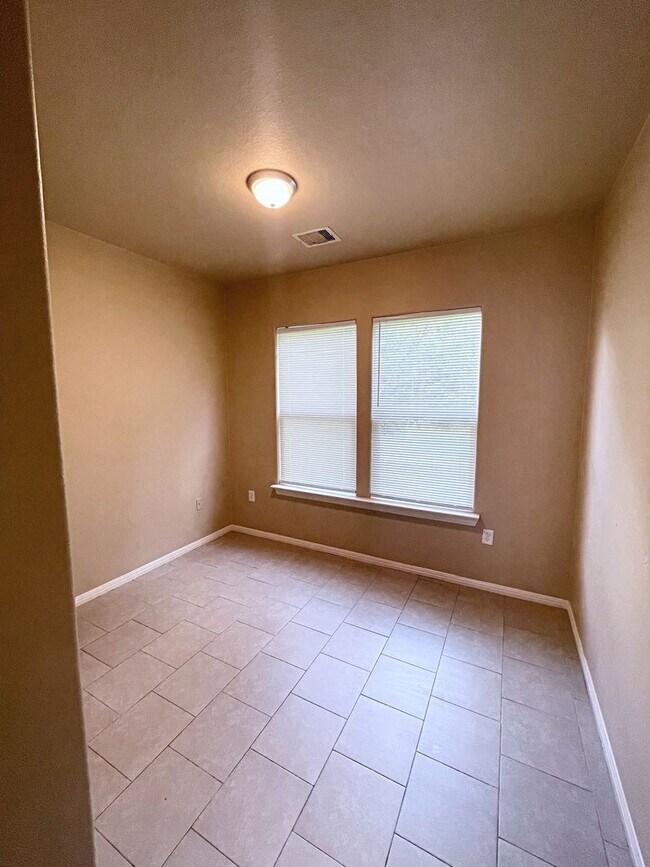 Building Photo - 2748 Big Buck Dr