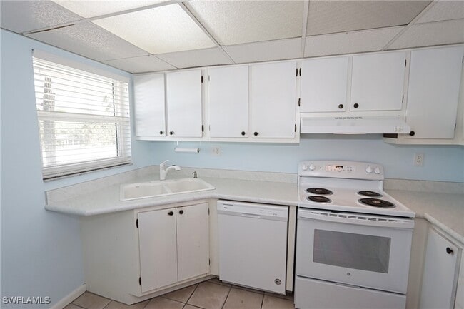 Building Photo - 13 High Point Cir N