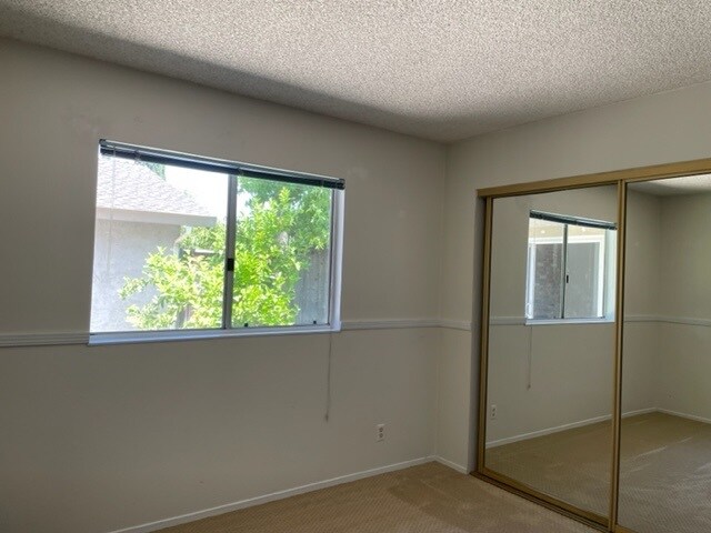 Building Photo - 180 Valdivia Cir