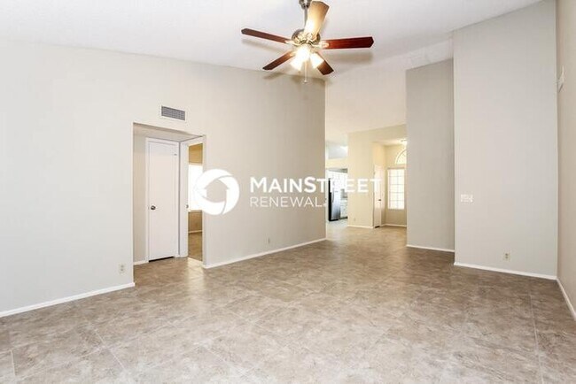 Building Photo - 3 Bedroom Pet-Friendly Home in Glendale, AZ with Main Street Renewal