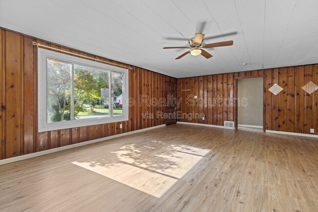 Building Photo - 2724 Pasteur Ave