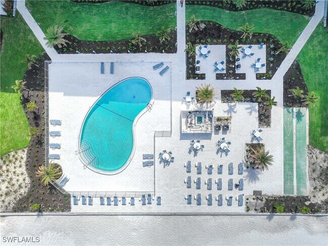 Building Photo - 3443 Gulf Shore Blvd N