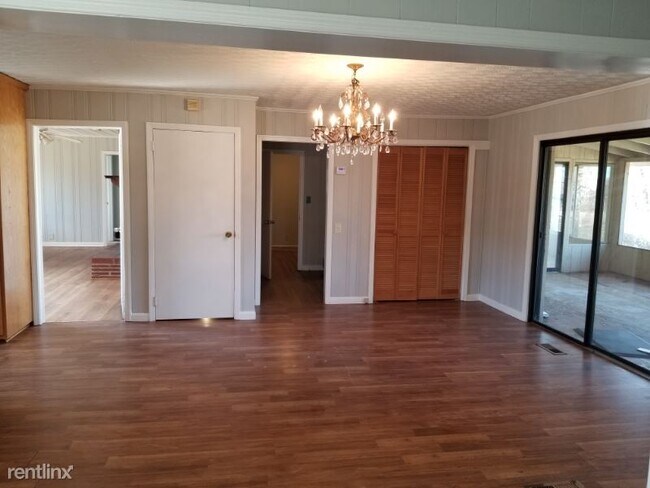 Building Photo - 3 br, 105 bath House - 55 War Hill Park Rd