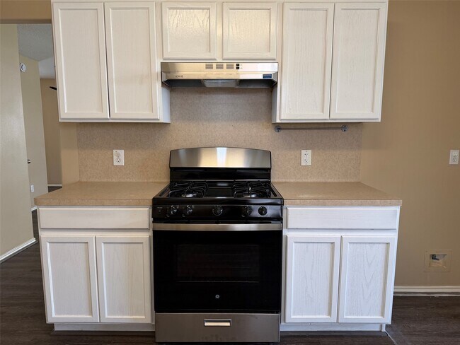 Building Photo - 1411 Hallcroft Ln