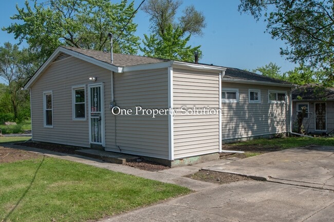 Building Photo - 2144 Wright St