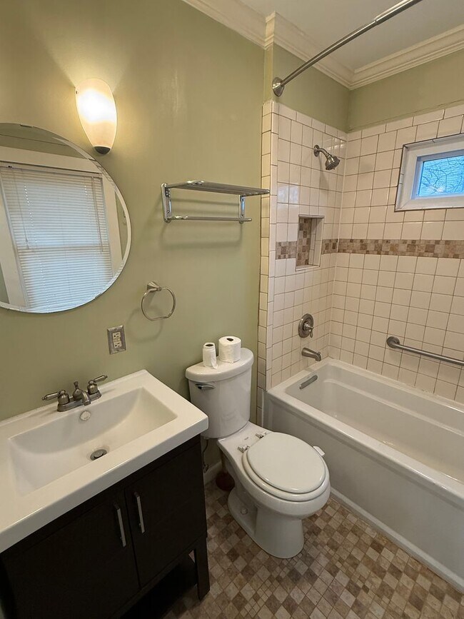 Building Photo - Single-Family Home with Fenced Yard in Cambridge, MD