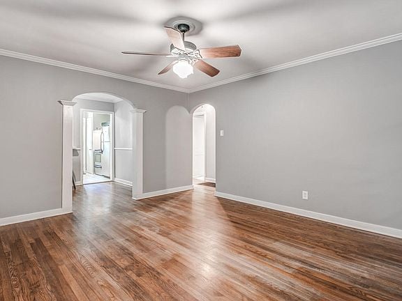 Building Photo - 373 S Fenwick Rd