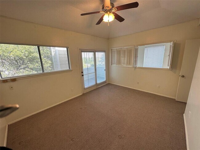 Building Photo - 6728 Lancret Hill Dr