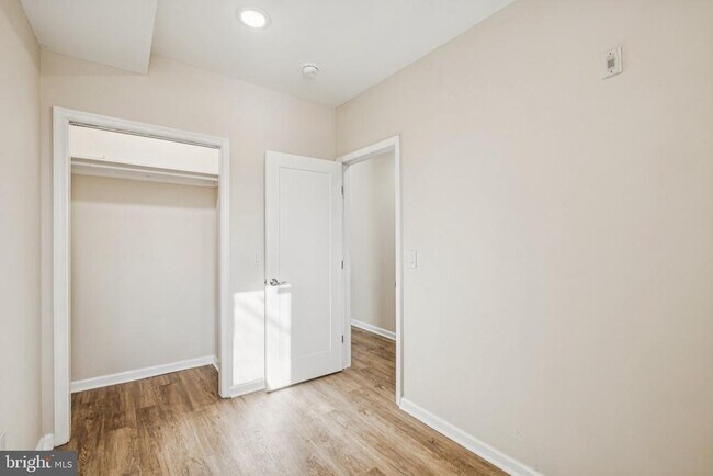 Building Photo - 512 W Norris St