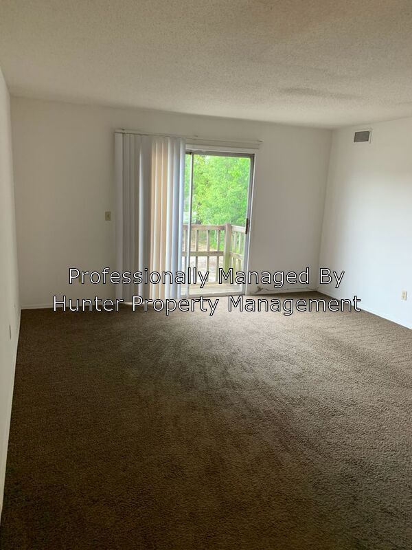 Building Photo - 933 S Wildan Ave