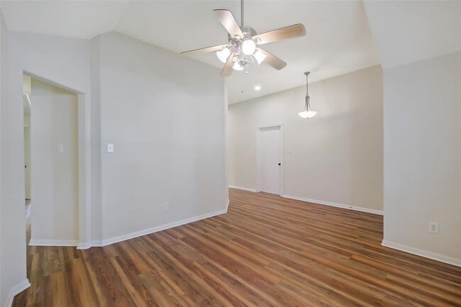 Building Photo - 21734 Maple Bluff Dr