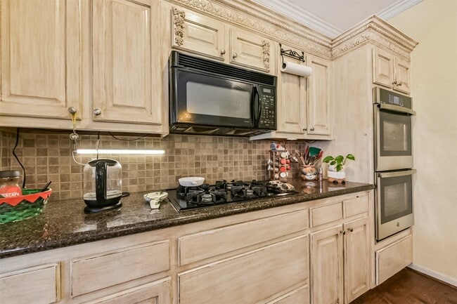 Building Photo - 1306 N Gabriel River Cir