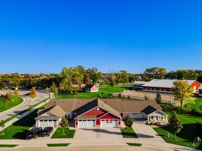 Building Photo - Redwood Lockport
