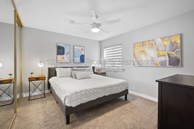Building Photo - 2607 Pirineos Way