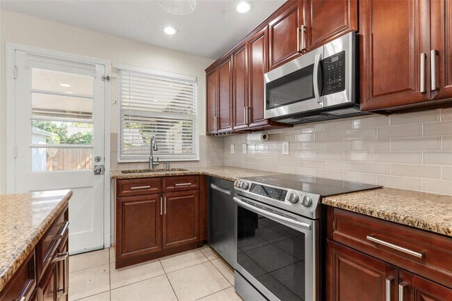 Building Photo - 3505 Prescott St N