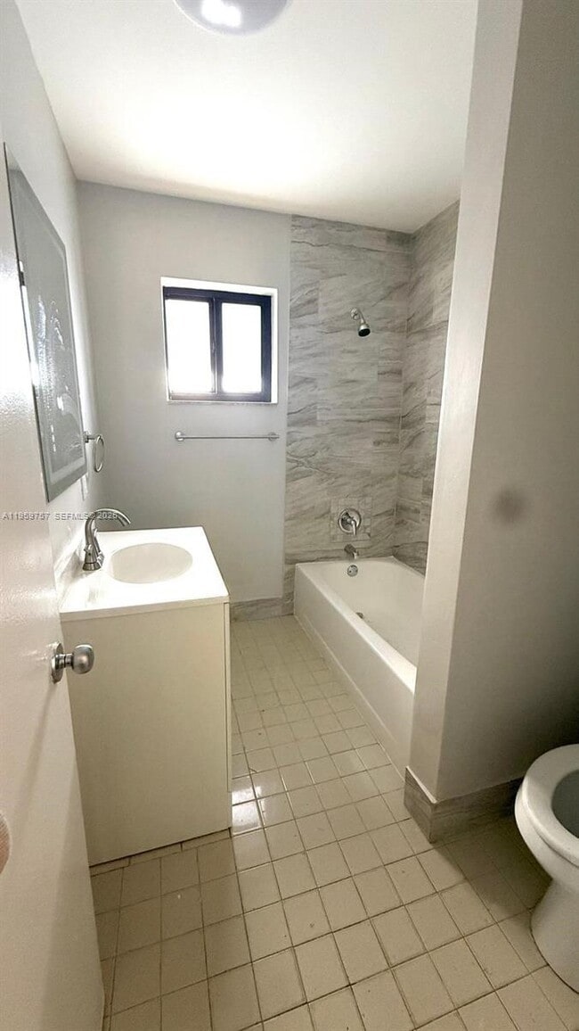 Building Photo - 110 SW 108th Ave