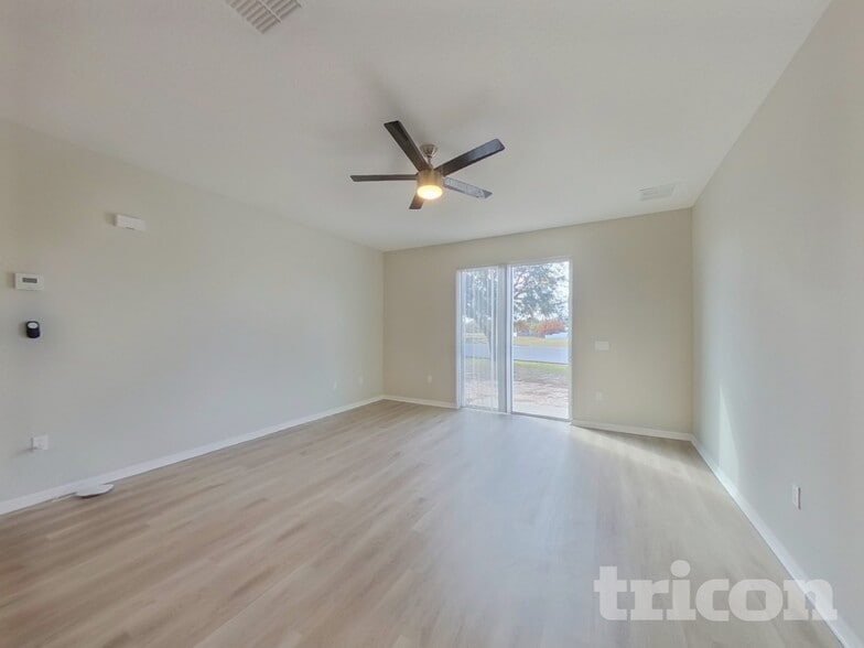 Building Photo - 5530 Sycamore Canyon Dr