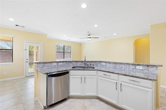 Building Photo - 1240 Pisana