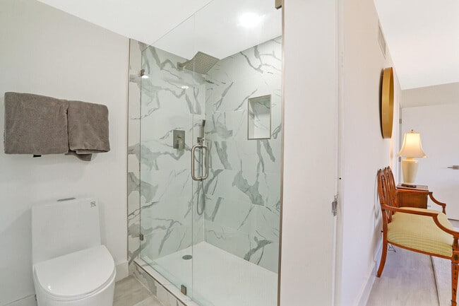 Building Photo - 354 Chilean Ave