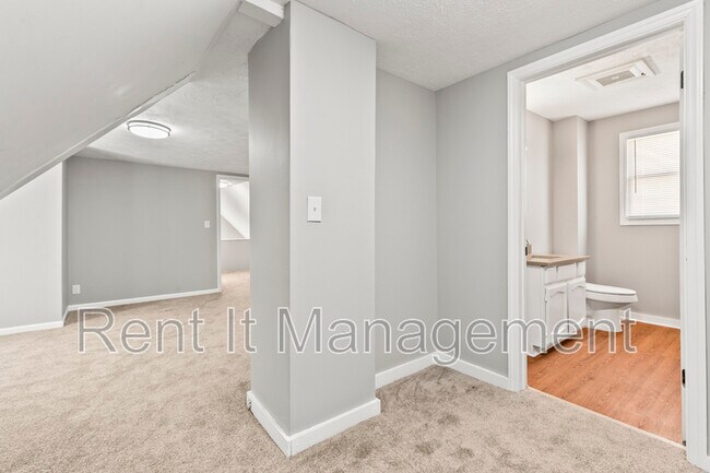 Building Photo - 3042 Cottage Grove Ave
