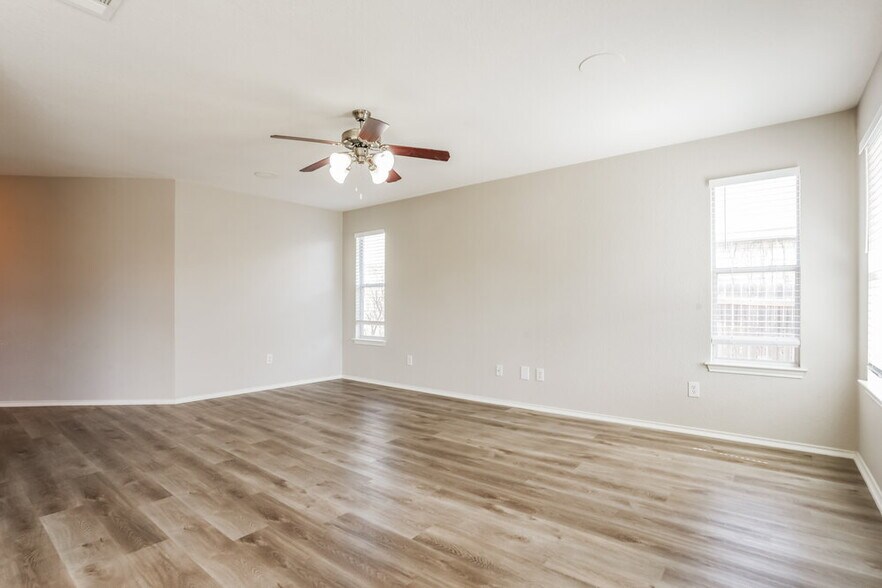 Building Photo - 105 Altamont St