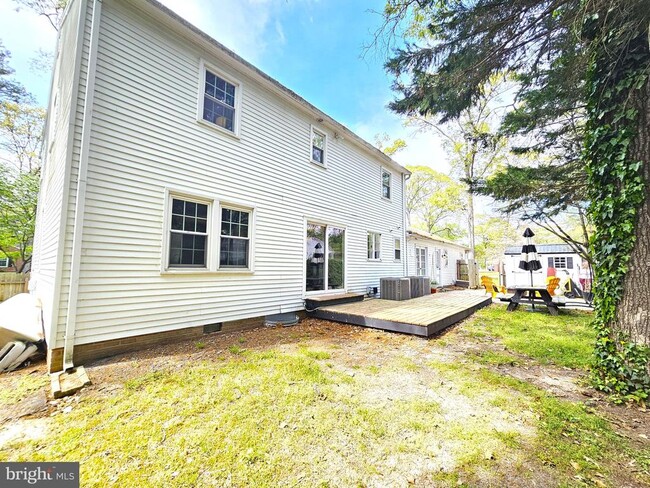 Building Photo - 1501 Woodland Rd