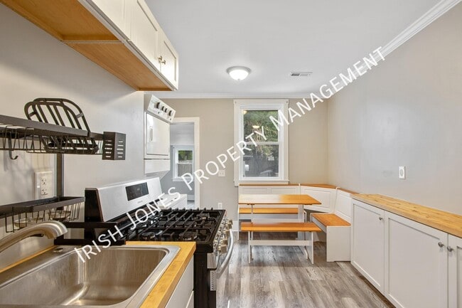 Building Photo - 109 17th St