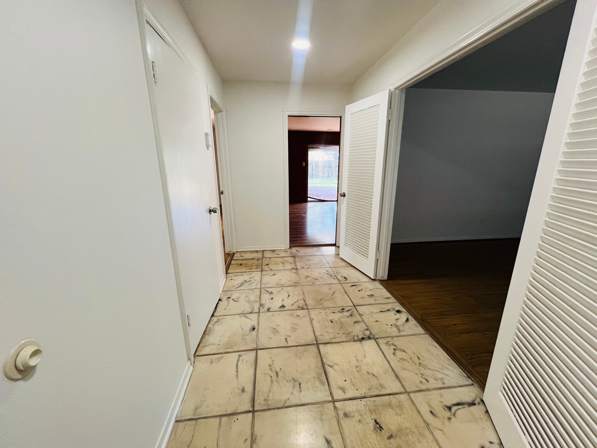 Building Photo - 5511 Willowbend Blvd