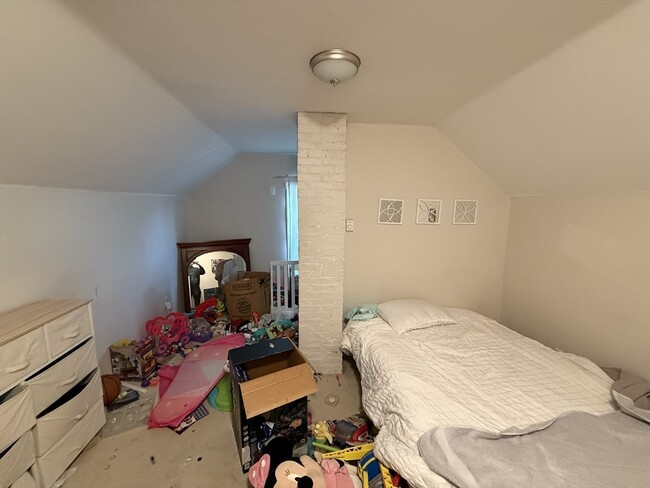 Building Photo - 76 Fowle St