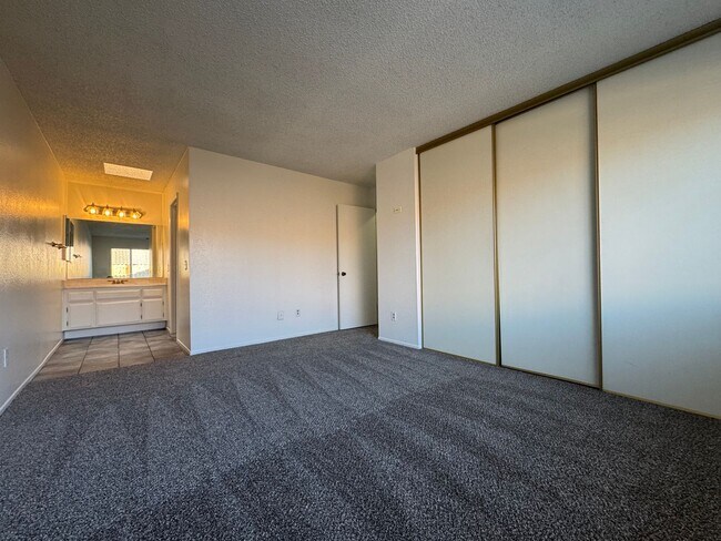 Building Photo - 13718 Nassau Dr