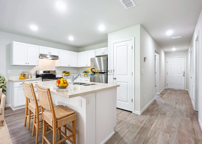 Building Photo - 8 Wellwood Ln