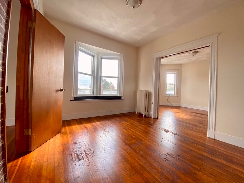 Building Photo - 14 Belknap St