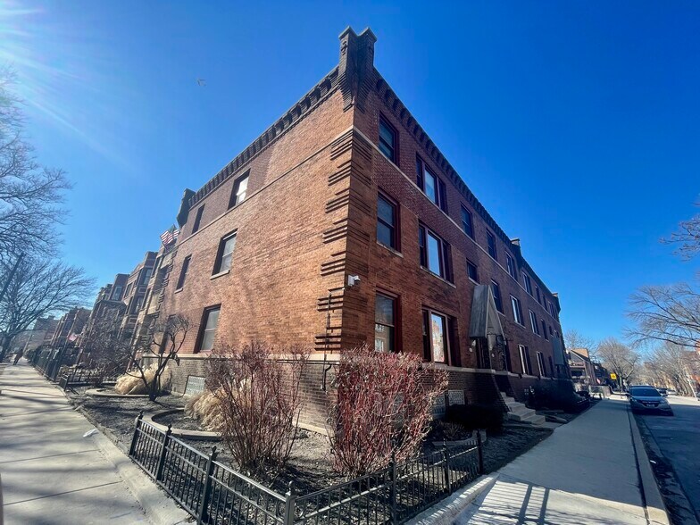 Building Photo - 2543 W Iowa St