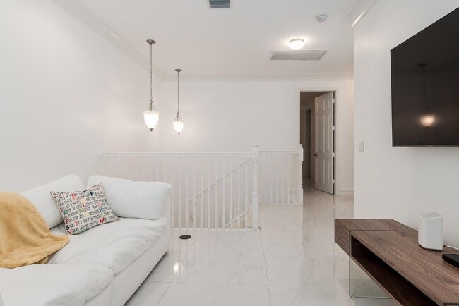 Building Photo - 8092 Lemon Serpentine Ln