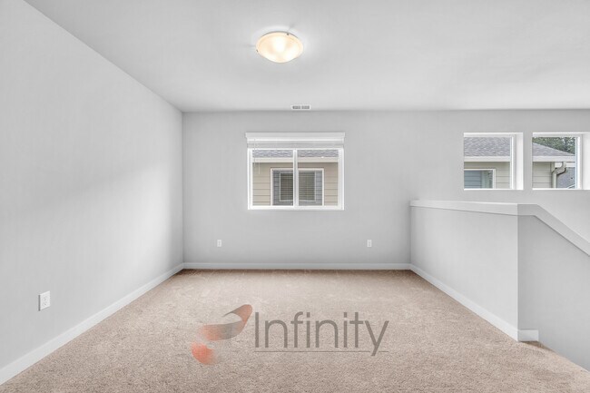 Building Photo - 8943 SW Vermillion Dr