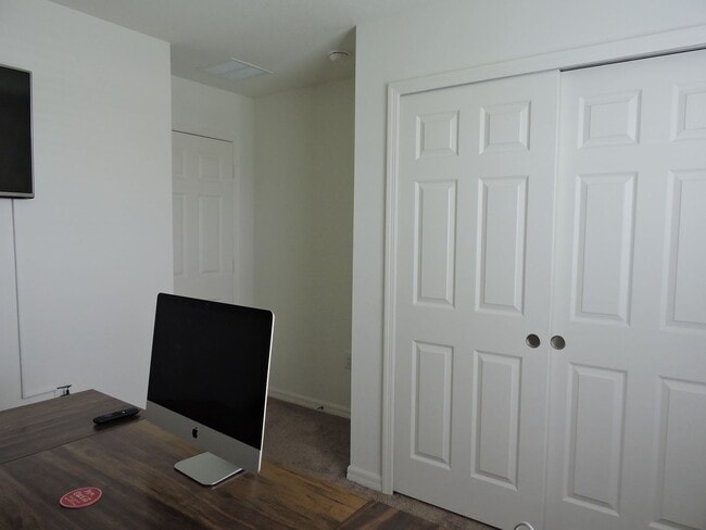 Building Photo - 4/2 Single Family Home