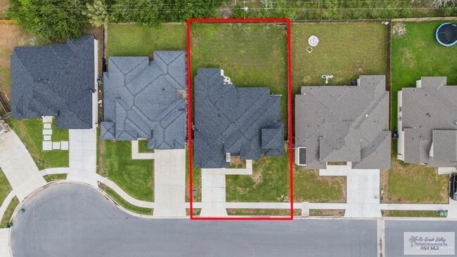 Building Photo - 29 N Queen Palm