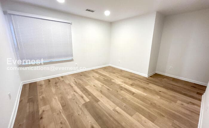 Building Photo - 16318 Taconic Cir