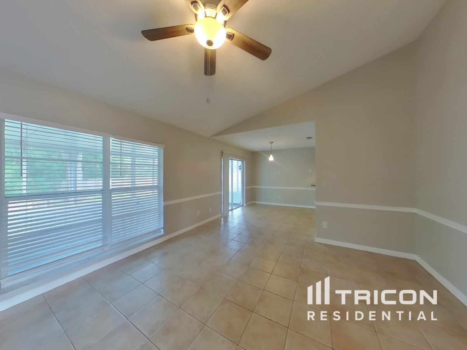 Building Photo - 1028 Hardwood Dr