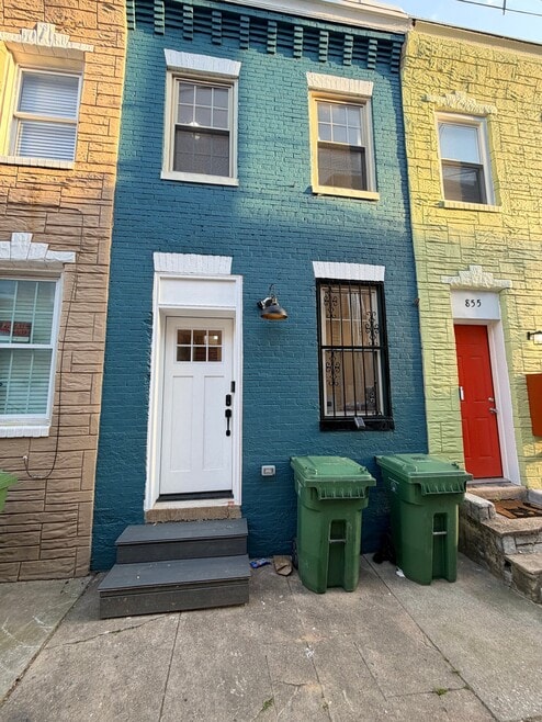 Building Photo - 853 Reinhardt St