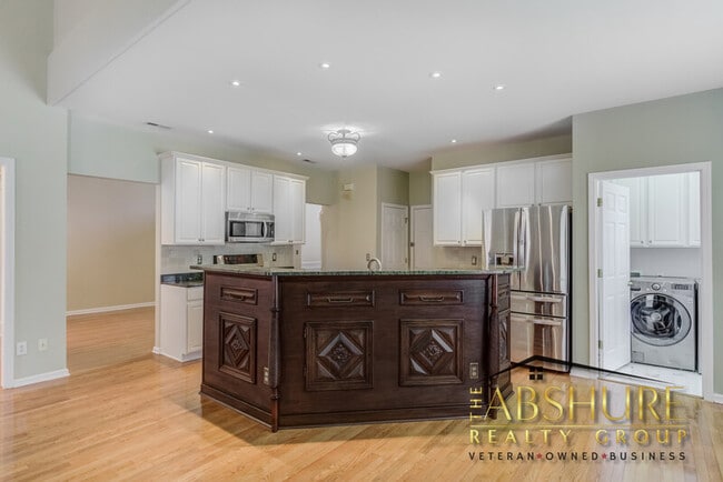 Building Photo - 9028 Stoney Run Dr