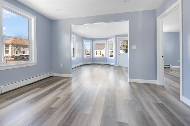 Building Photo - 167 Baxter St