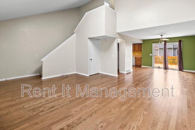 Building Photo - 15421 R St