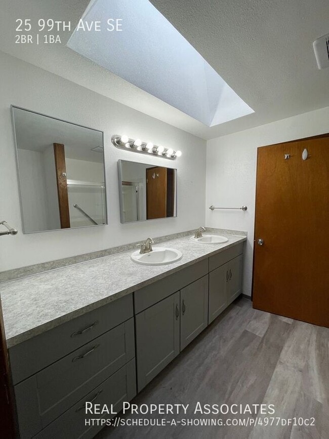 Building Photo - 25 99th Ave SE