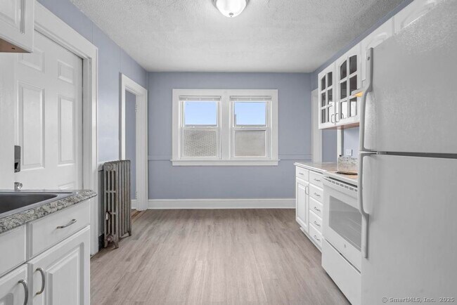 Building Photo - 52 Jacobs St