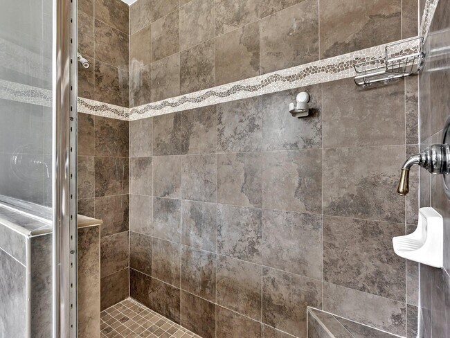 Building Photo - 2751 Ravella Way