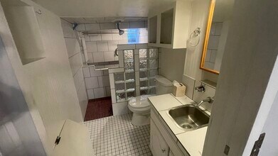 Building Photo - 2342 E 13th St