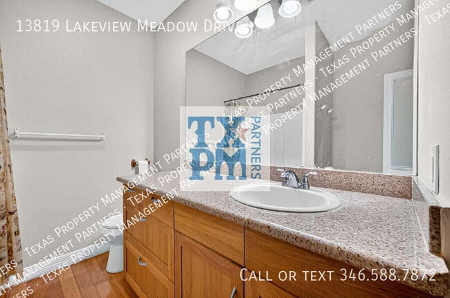 Building Photo - 13819 Lakeview Meadow Dr